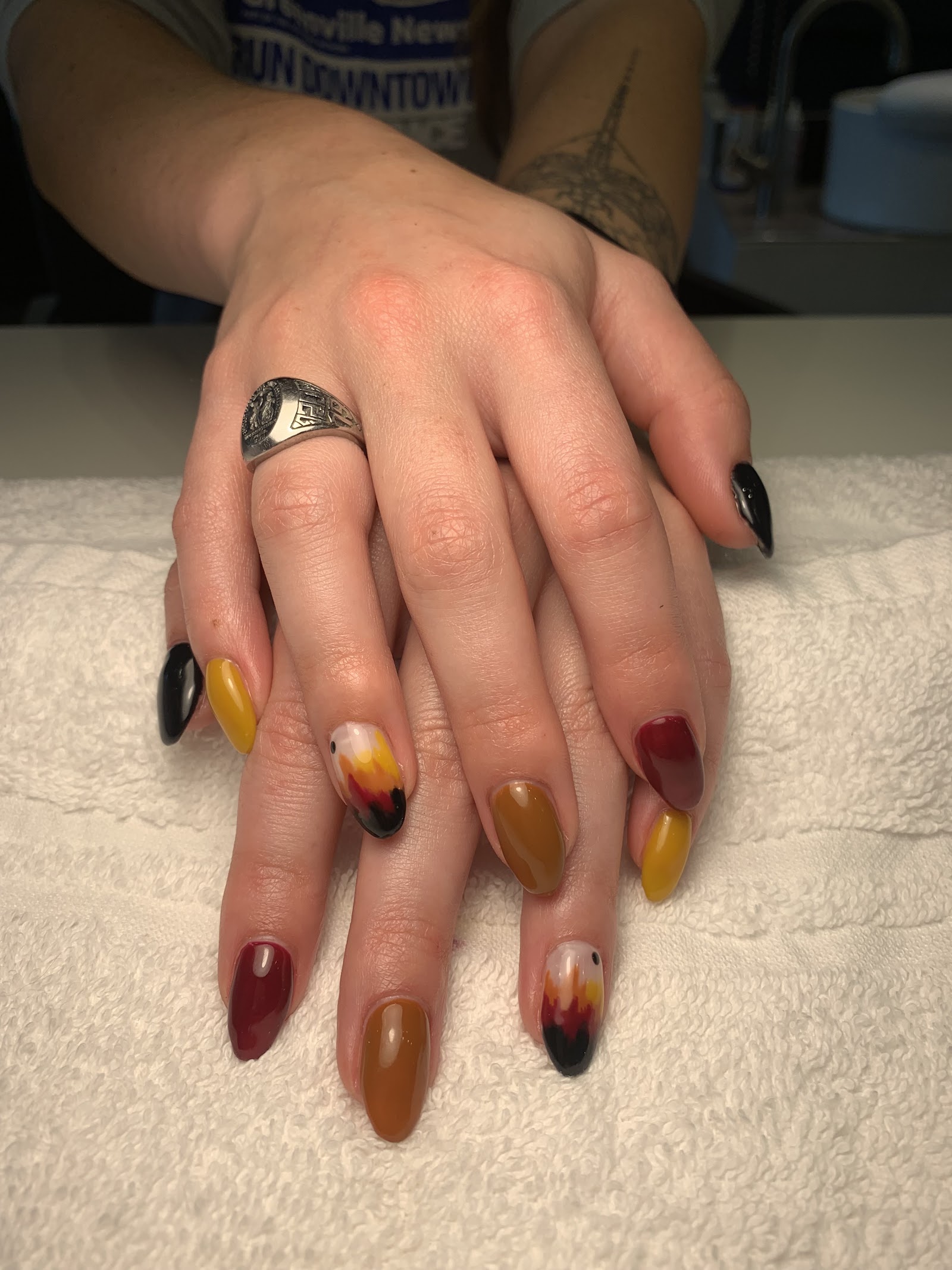 Nails on the River nail photo 1
